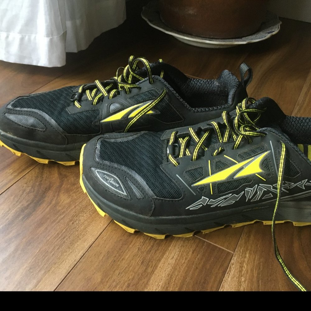 Altra Men's Black & Yellow Trail Running Shoes